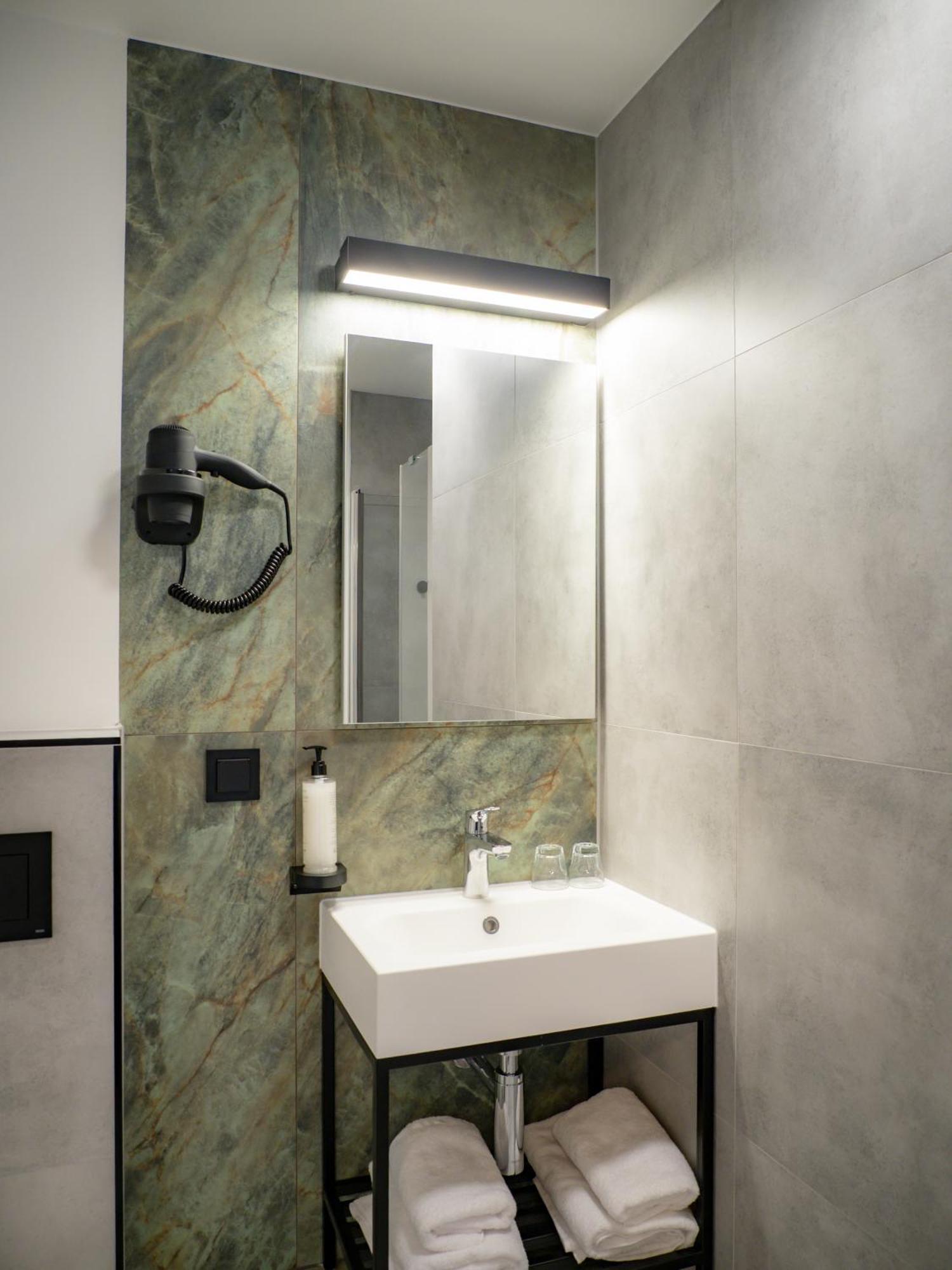 B&B Hotel Leszno Leszno  Zewnętrze zdjęcie